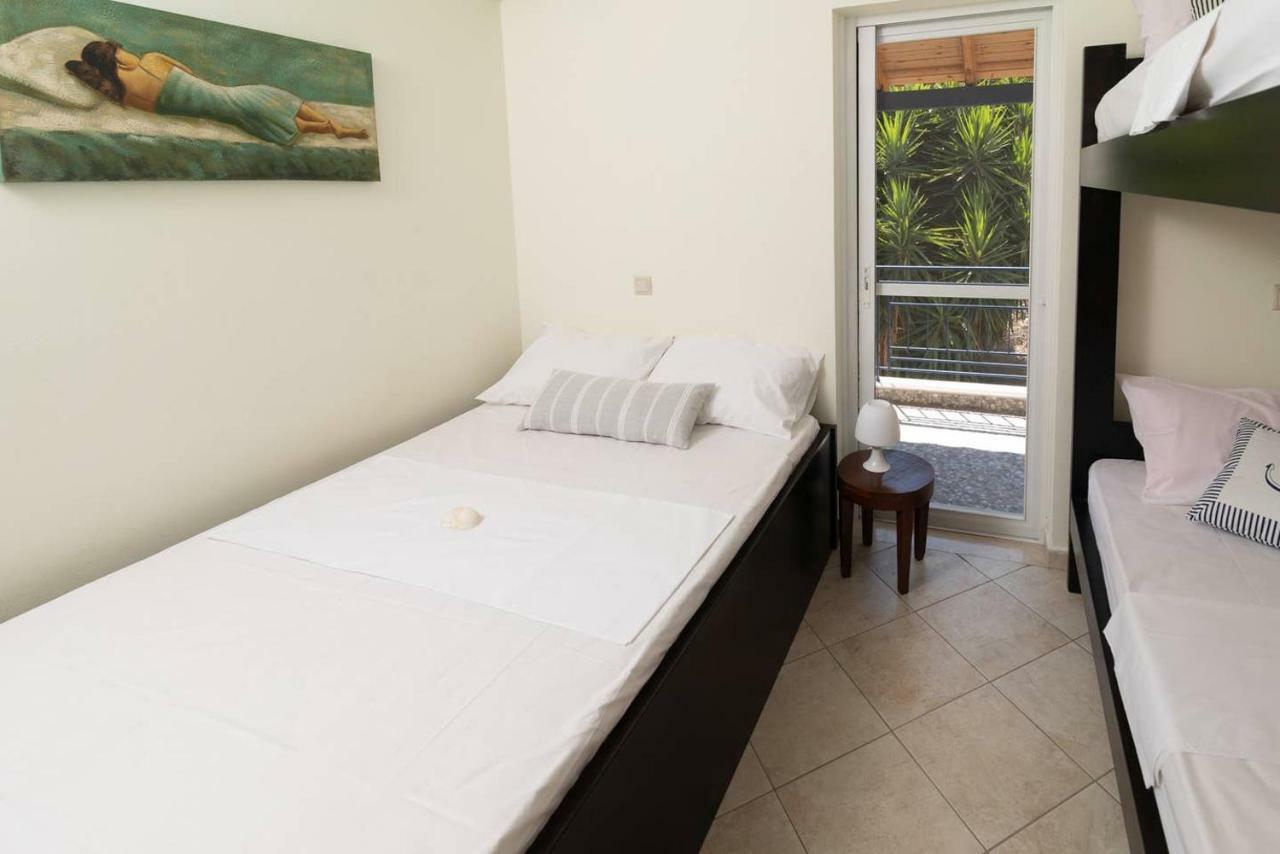 Seaview Flat Steps To The Beach Karavostasi  المظهر الخارجي الصورة