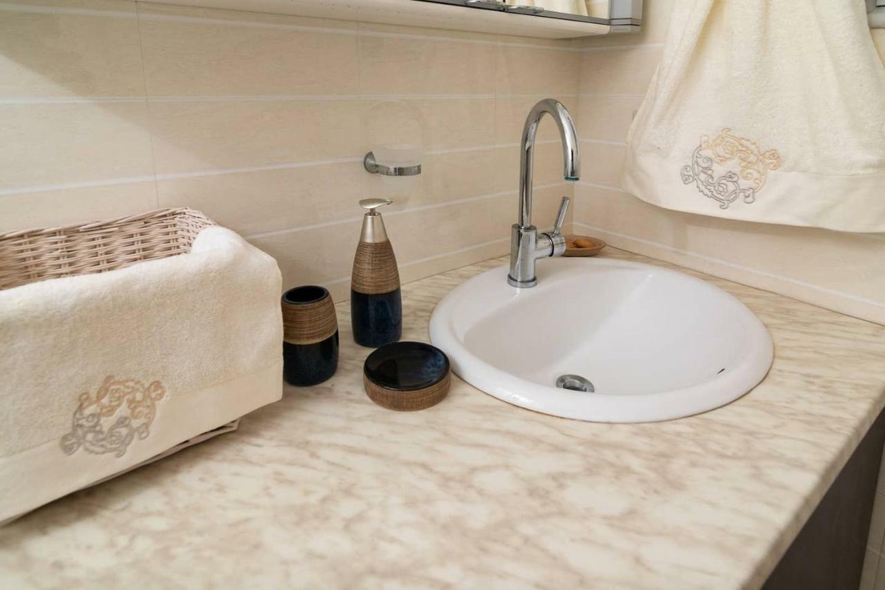 Seaview Flat Steps To The Beach Karavostasi  المظهر الخارجي الصورة